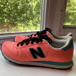New Balance 311 Sneakers Neon Orange/Teal Woman’s Size 9